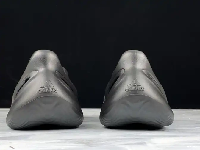 Foam Slide Runner Yeezy 0701
